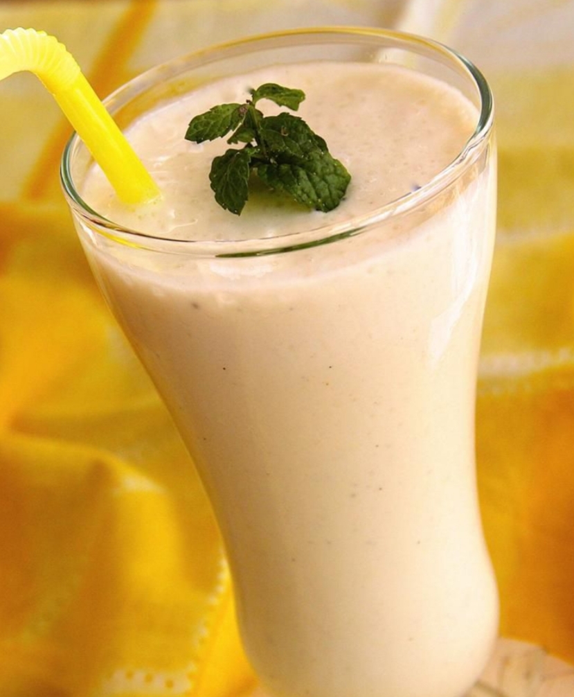 Banana lassi