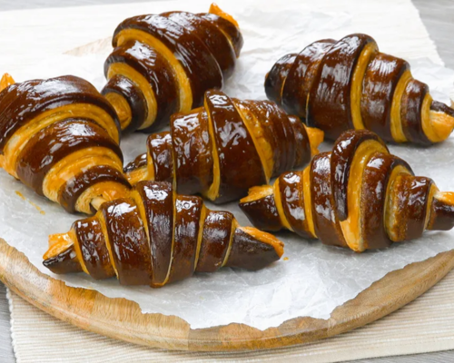 Croissant (Cheese, Butter, Za'atar, Cocoa)